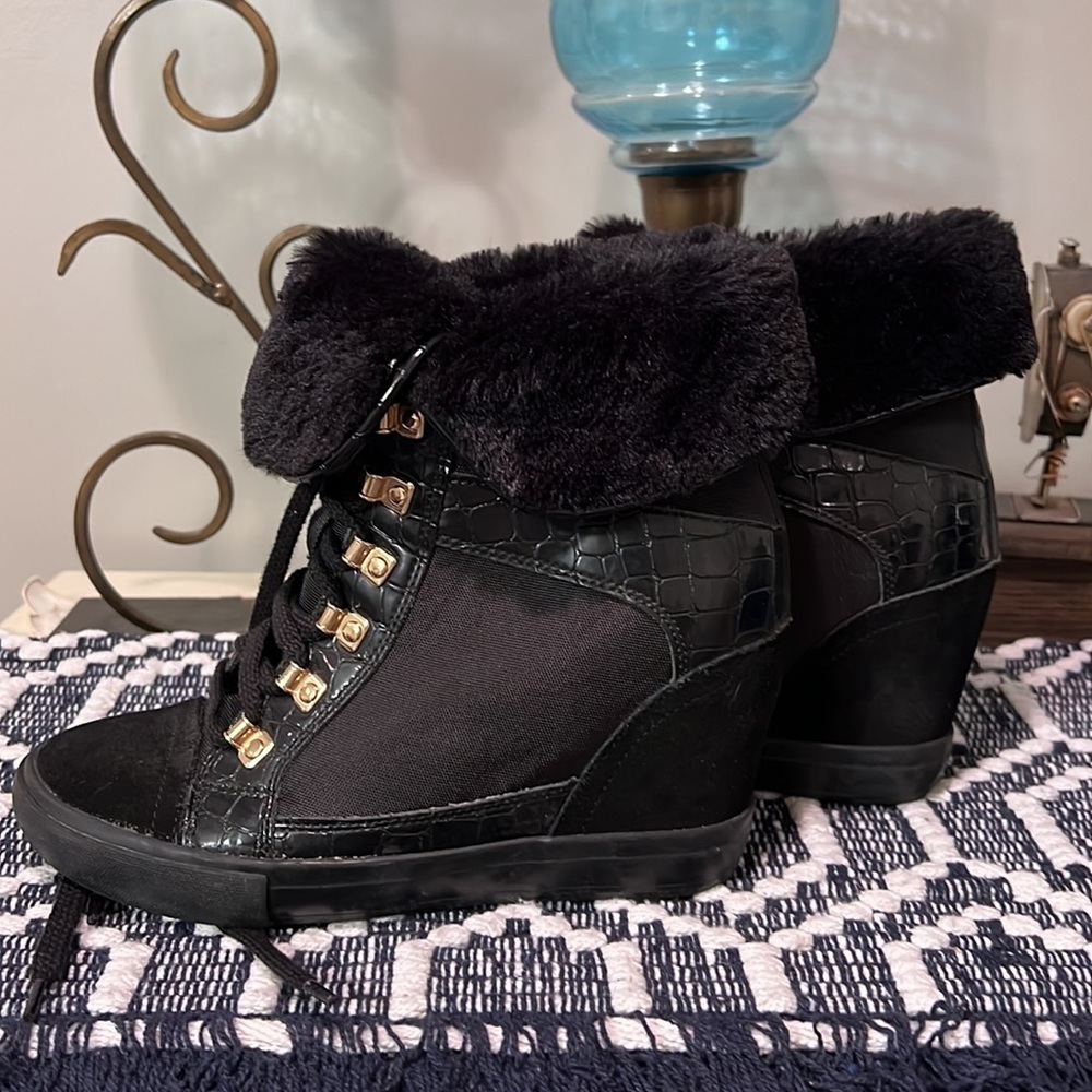 Aldo Fur Lined Embossed leather suede boots - Picture 3 of 13